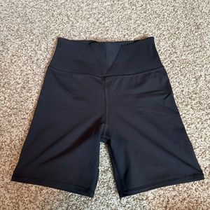 Vuori Ribbed Studio Shorts